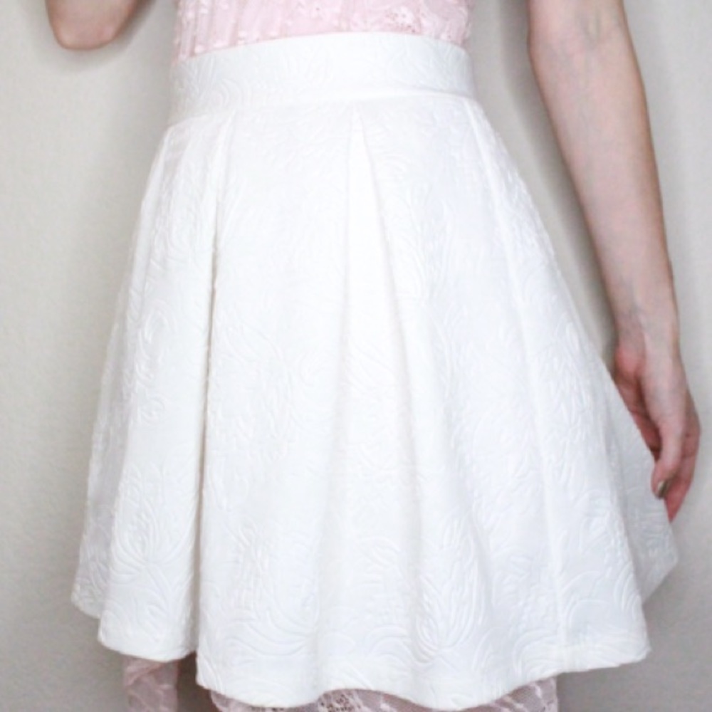 Four Leaf White Mini Skirt